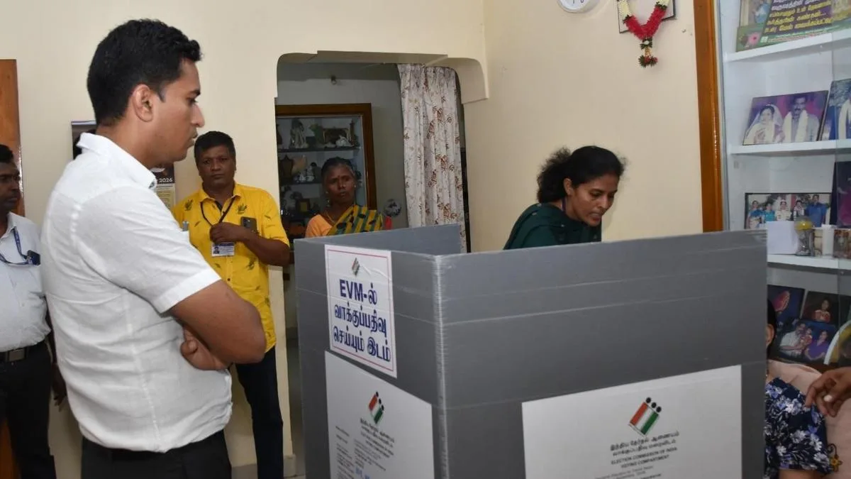 Dharapuram (SC) byelection | Senior citizens, persons with disabilities cast postal ballots