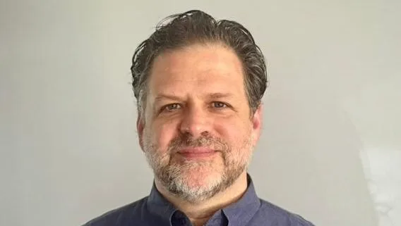 Netflix Buys ‘Wingmom’ Film Spec By ‘Ghosts’ Co-EP Sam Laybourne
