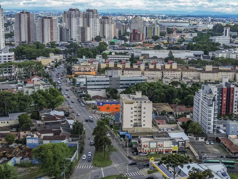 Mais uma importante avenida de Curitiba entra em obras