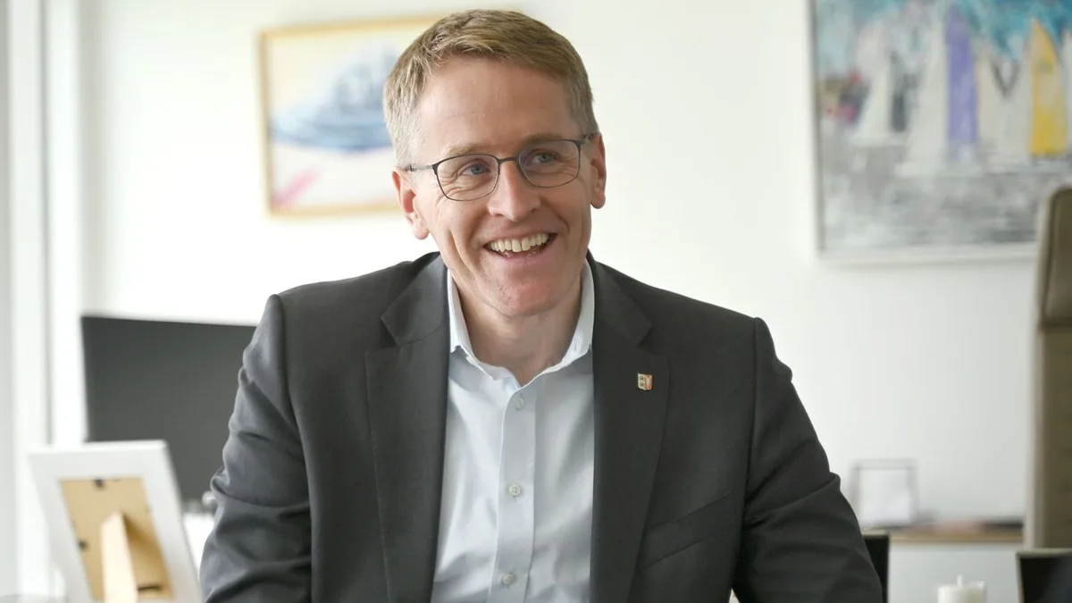 Auftritt mit Ina Müller: Show statt Politik: Günther singt Matthias-Reim-Klassiker