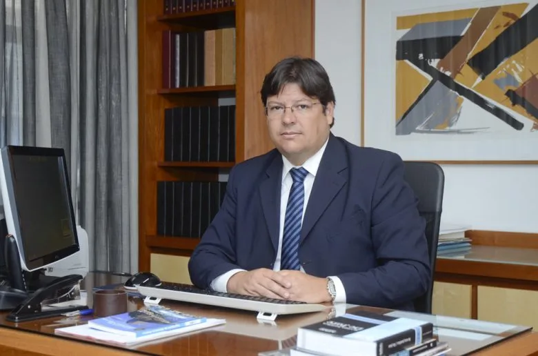 O voo solo do ex-chefe do Ministério Público do Rio nas urnas