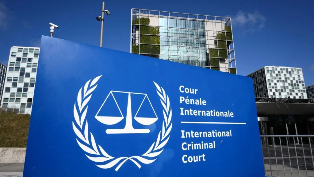 Les sanctions américaines contre la CPI "sapent l'État de droit", avertit la Cour