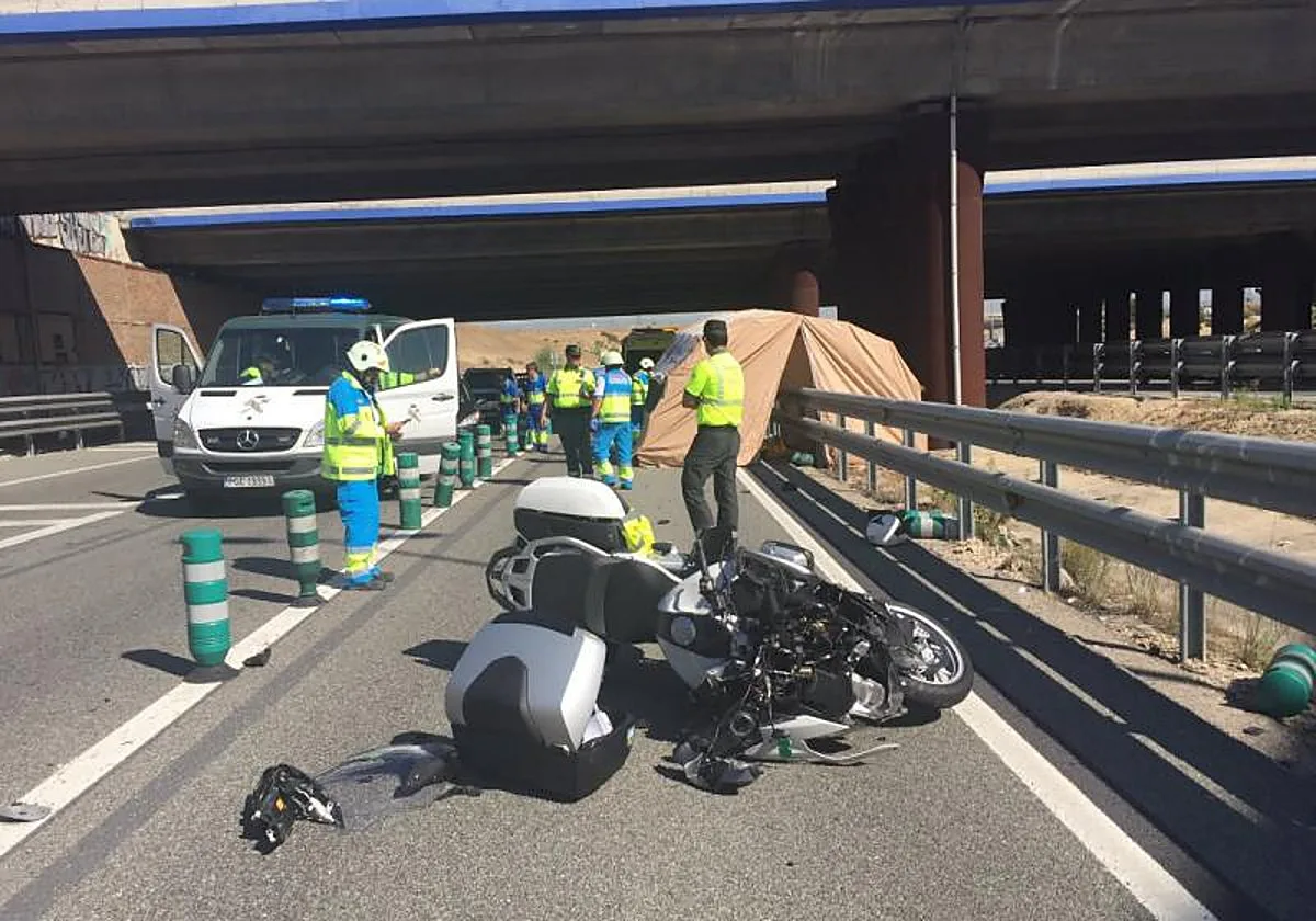 Un motorista de 35 años pierde la vida tras salirse de la carretera en Adra, en Almería