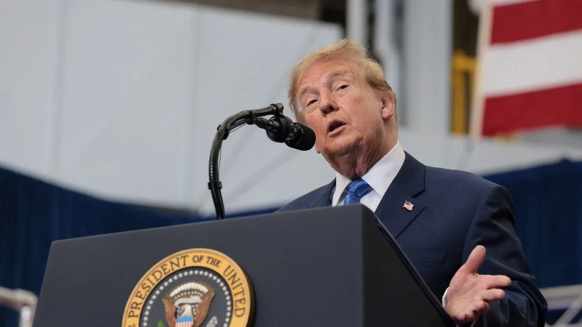 Ex-White House teleprompter operator fined over Trump speech bets