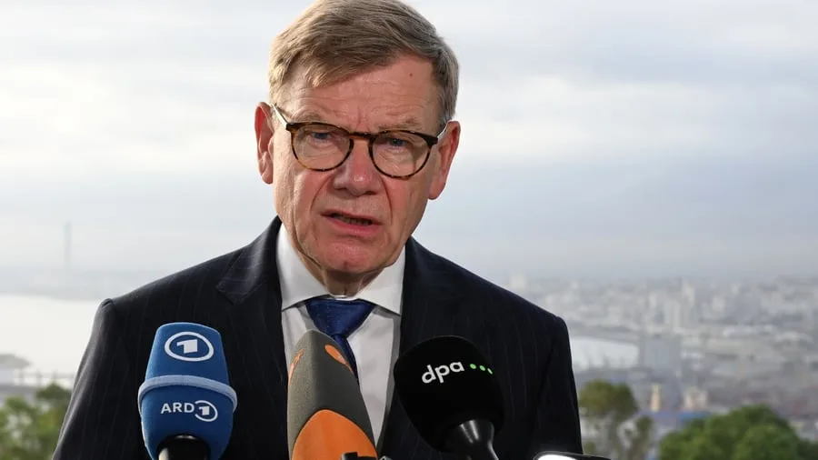 Sprengstoffdrohne: Leipziger Sprengstoff-Drohne - Wadephul trifft Dobrindt