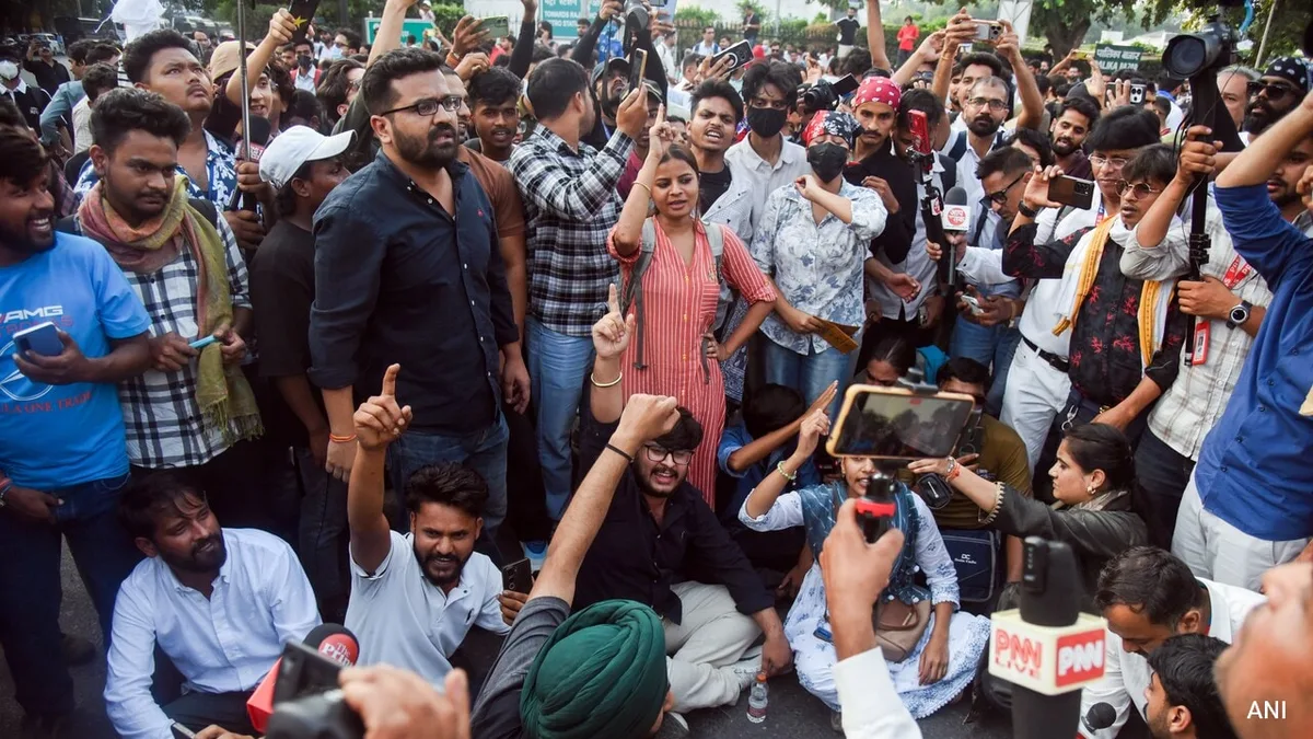 Top Court To Hold Special Hearing Tomorrow On Metro Closure, Protest Detentions
