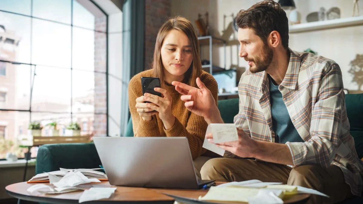 La morosidad en préstamos personales tocó un nuevo récord en junio, del 16,4%, pero hubo una baja en tarjetas de crédito