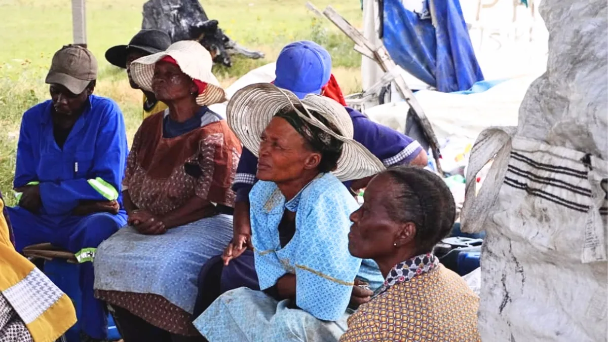 Older reclaimers work without toilets or running water at Free State landfill