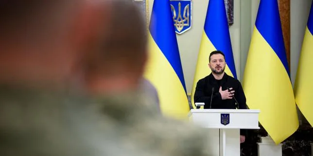 EN DIRECT, guerre en Ukraine : face à Donald Trump, qui réclame « un nouveau président » à Kiev, le Royaume-Uni assure Volodymyr Zelensky de sa « totale solidarité »