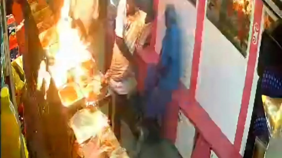 Delay in giving juice: Youth hurls petrol bomb at bakery in Koomapatti