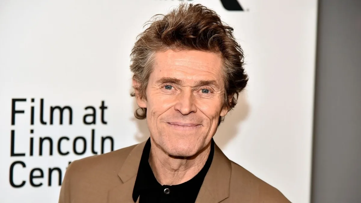 Willem Dafoe revela seu lado mais simples: ‘Nunca sou tão feliz quanto lavando louça e limpando esterco’