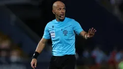 «Não és um árbitro, és um explicador»: Luís Neto (Sporting) suspenso dez dias