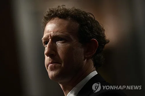 美청소년 SNS 심야 셧다운에 하루 2시간 제한…꼬리내린 메타(종합3보)