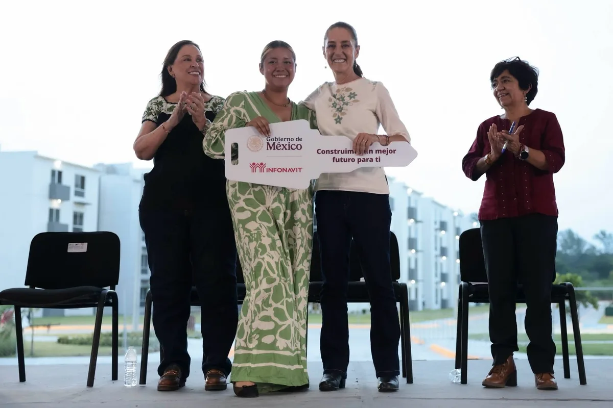 Presidenta entrega 900 viviendas nuevas en Veracruz a trabajadores