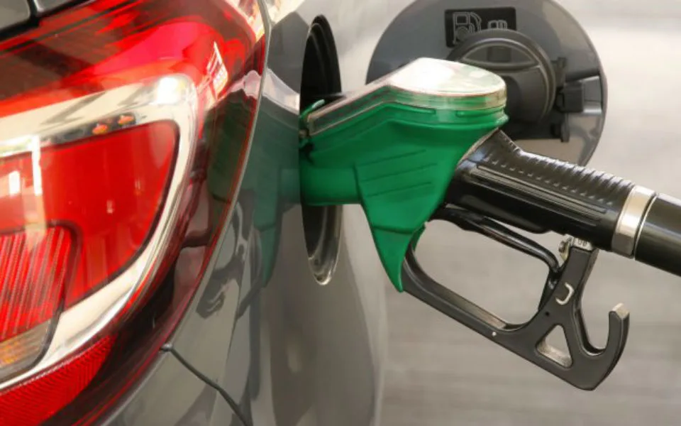 Indicador ERSE: preço eficiente sobe para 1,984 euros na gasolina e 2,102 euros no gasóleo