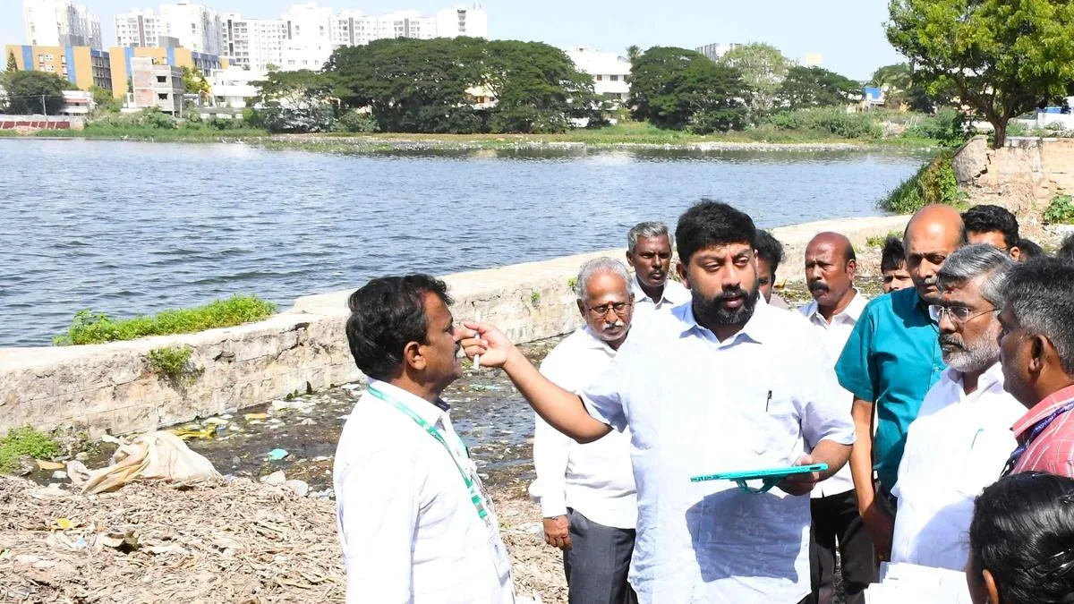 Madras HC-appointed Advocate Commissioner examines Singanallur lake, assesses biodiversity and water quality