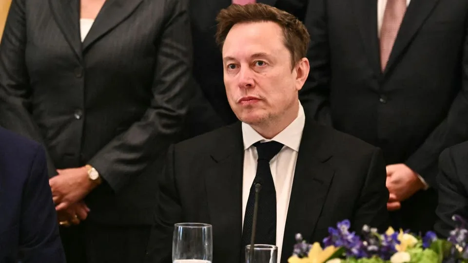 Elon Musk No Longer A Trillionaire After SpaceX Stock Slides Tuesday