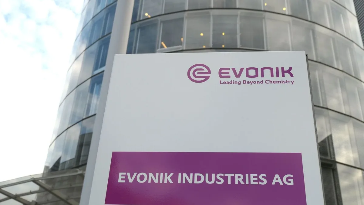 Unverbindliches Angebot: RAG-Stiftung berät über BASF-Übernahmepläne für Evonik
