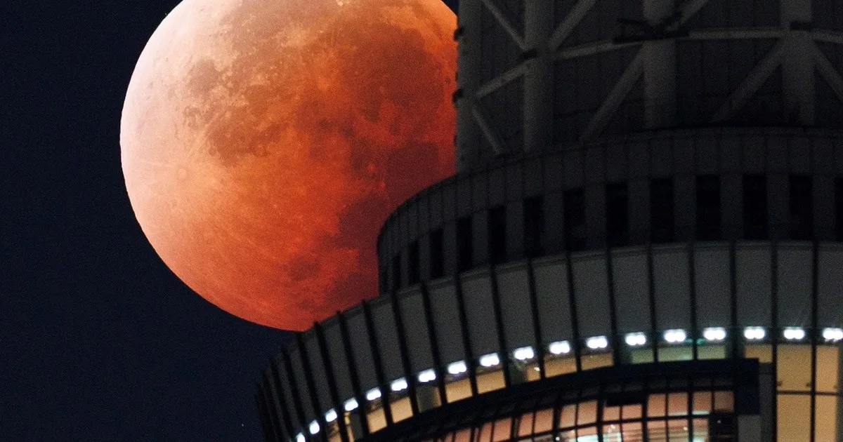 Eclipse lunar de agosto 2026: a qué hora se verá la "Luna de Sangre" en Argentina, México y España