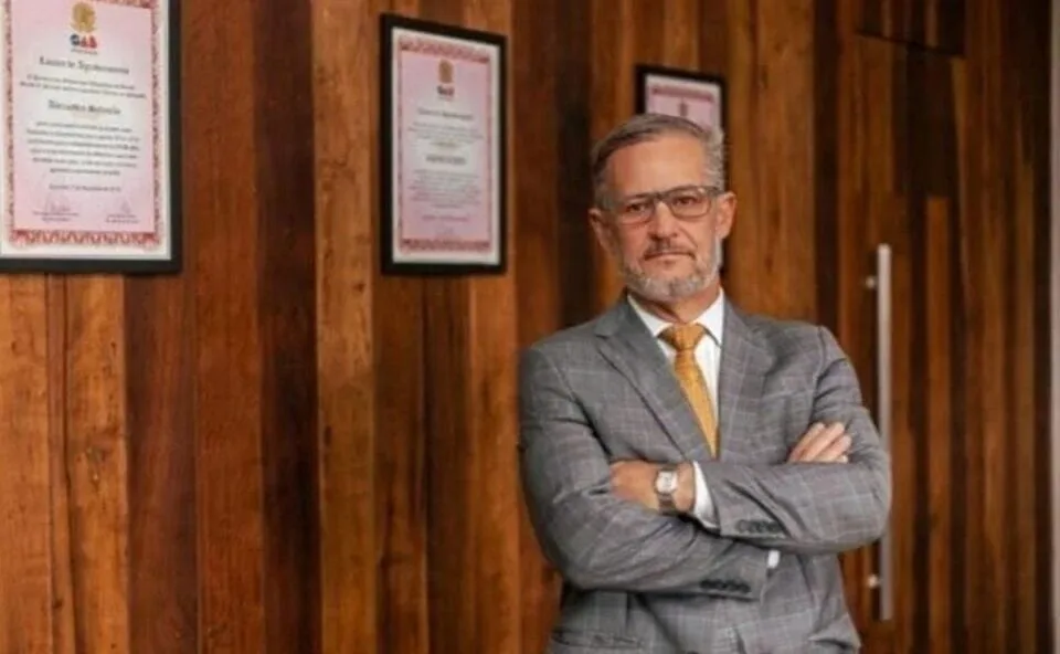 Eleição para governador do Paraná tem socialista que enriqueceu contra liberal que “empobreceu”