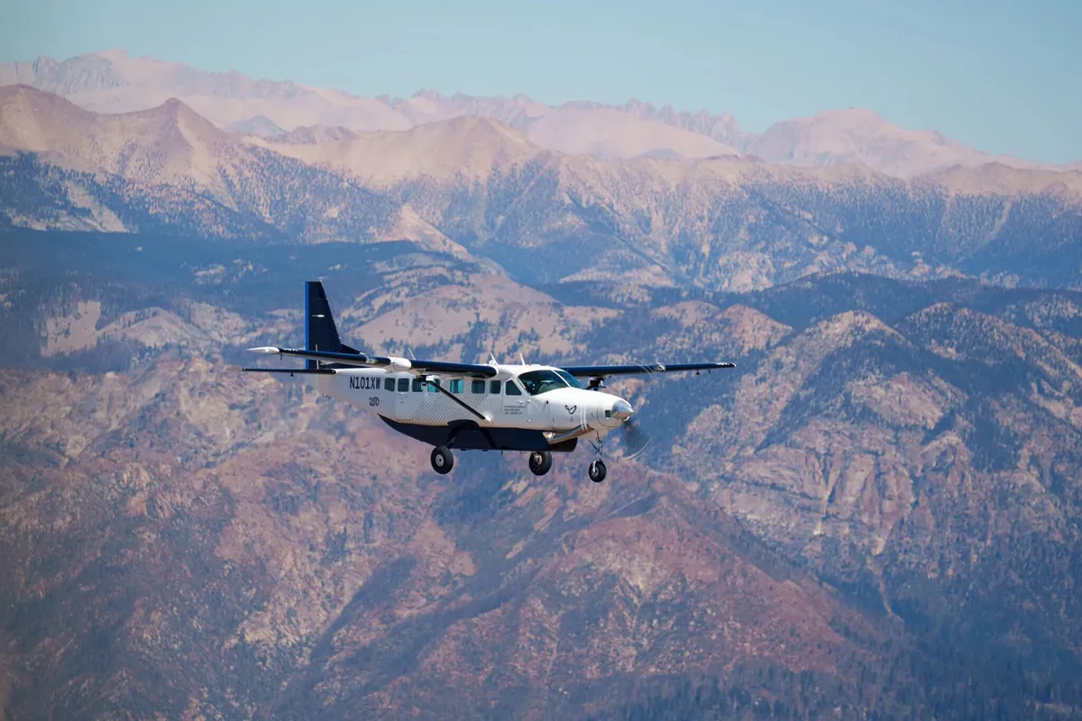 Avião sem piloto atravessa os Estados Unidos