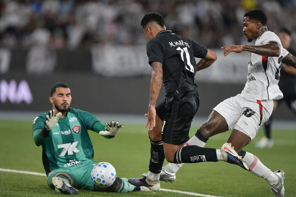 Botafogo e Vitória vivem sequência de equilíbrio, com quatro empates consecutivos