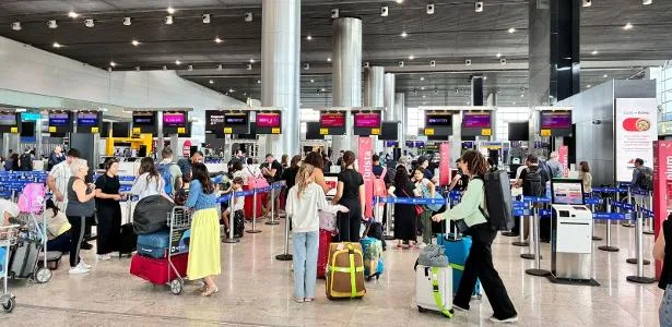 Presença de drones interrompe voos no aeroporto de Guarulhos por meia hora