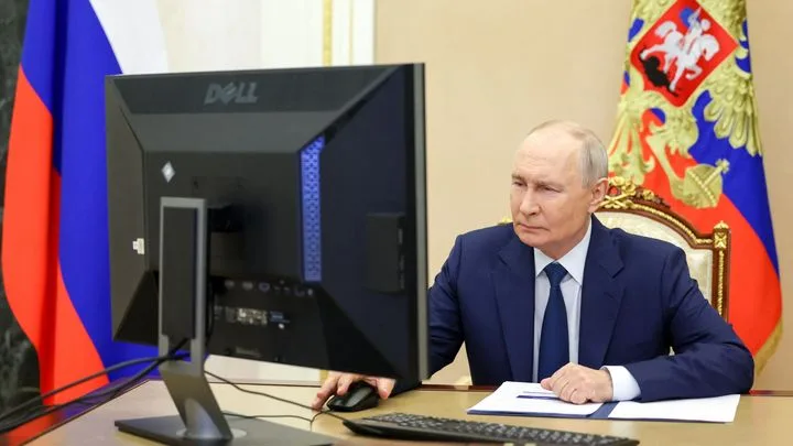 Vladimir Poutine est-il "désespéré" après 4 ans et demi de guerre ?