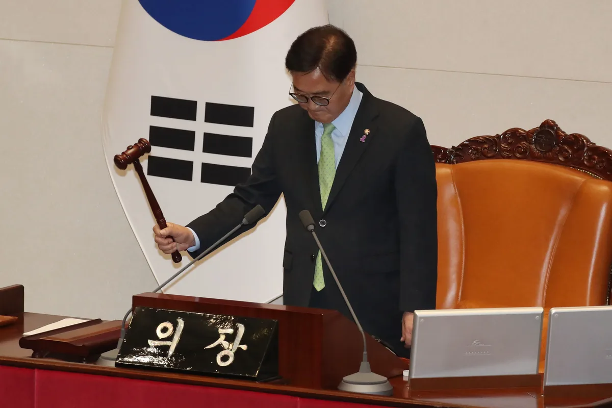 내란 종료 시점 두고 다시 엇갈린 두 특검… “12월 14일” vs “12월 4일”