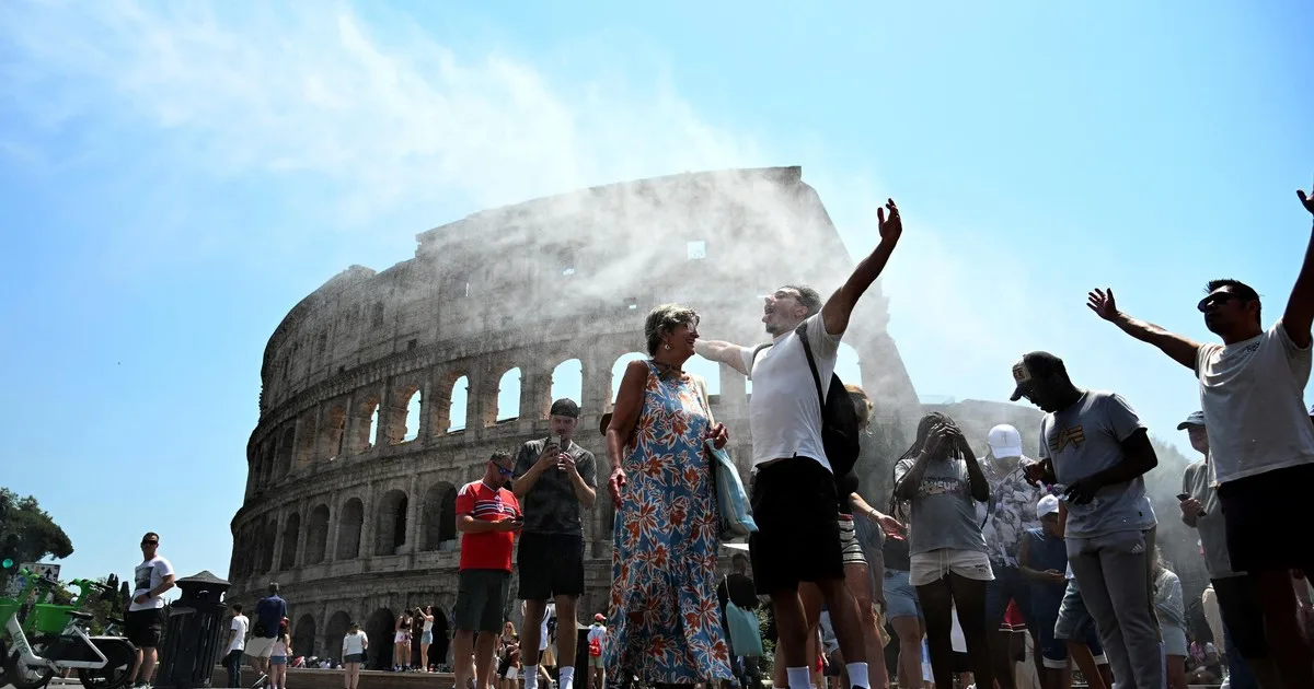 El cambio climático alarga el verano: Italia enfrenta otra ola de calor extremo y el gobierno advierte sobre riesgos para toda la población