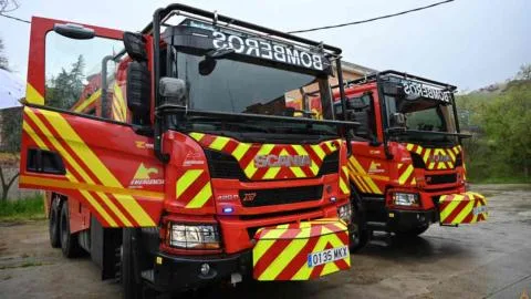 Mueren un bombero y un trabajador en la extinción de un incendio en un taller mecánico en Calatorao (Zaragoza)