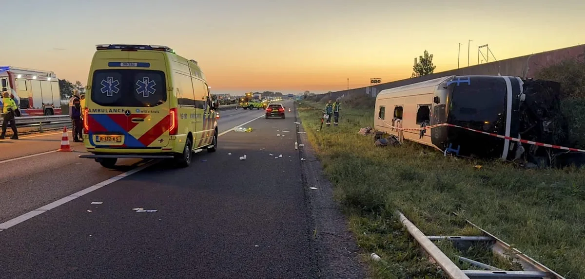 Reisebus mit deutschen Schülern auf der A28 verunglückt