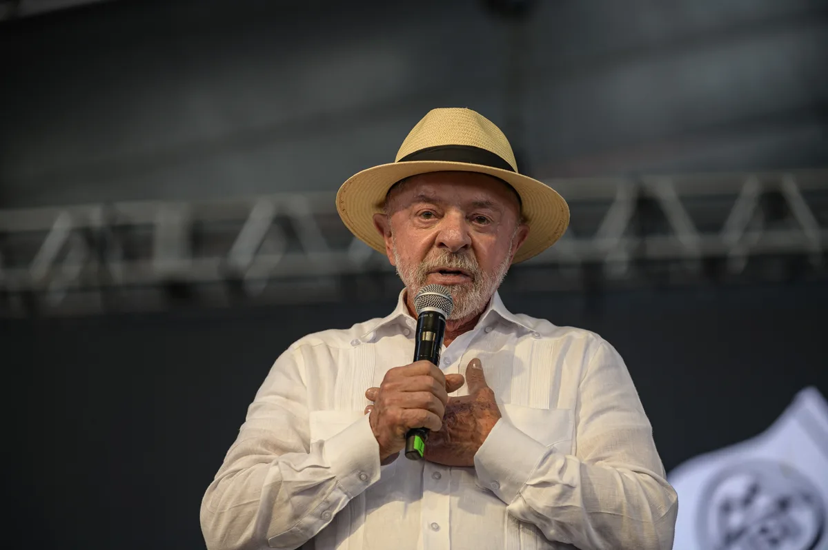 Lula pode usar chapéu em foto na urna? Entenda o precedente no TSE