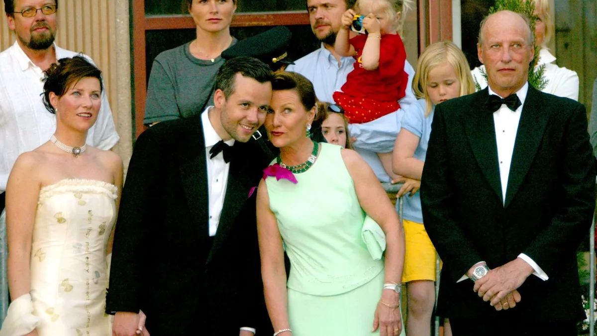 Marianne Behn, la exsuegra de Marta Luisa de Noruega, despide emocionada al rey Harald 7 años después de la trágica muerte de su hijo