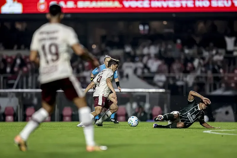 Atuações do São Paulo: Rafael vai mal, e Pablo Maia marca em jogo pouco efetivo