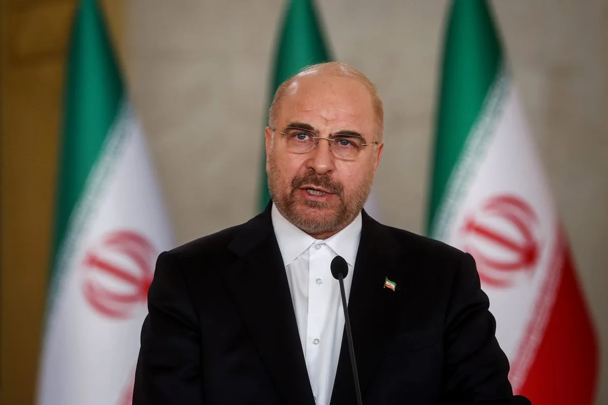 Irán afirma estar sumido en una "guerra económica total" y subraya que "derrotará al enemigo"