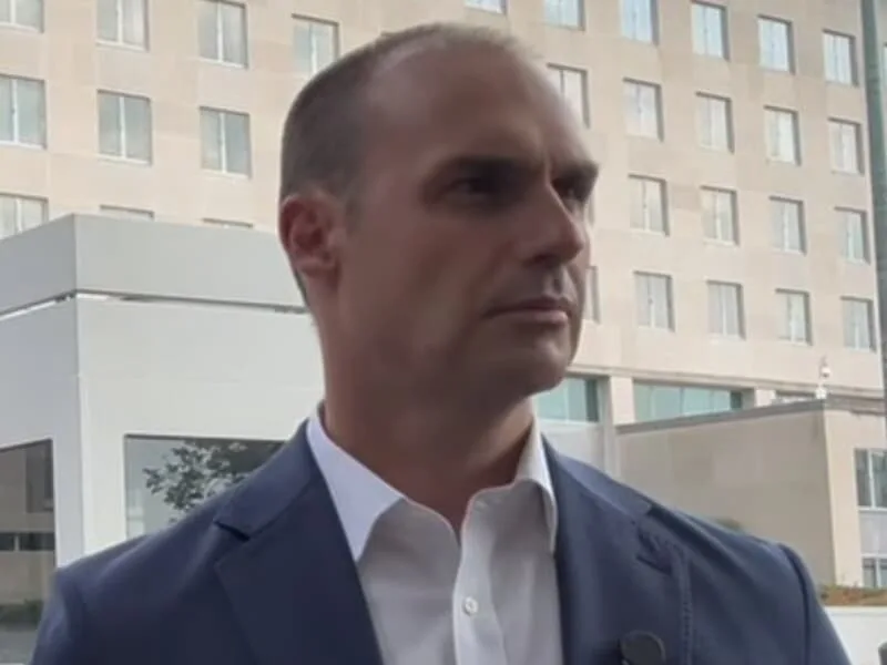 Eduardo diz que EUA podem intervir caso STF anule eleição de Flávio