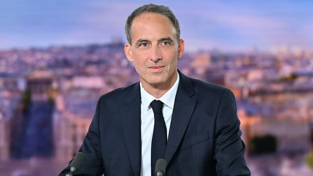 Raphaël Glucksmann entra na corrida presidencial francesa e tenta unir a centro-esquerda