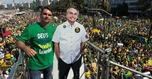 Flávio abre campanha em Copacabana, palco de manifestações de Jair Bolsonaro