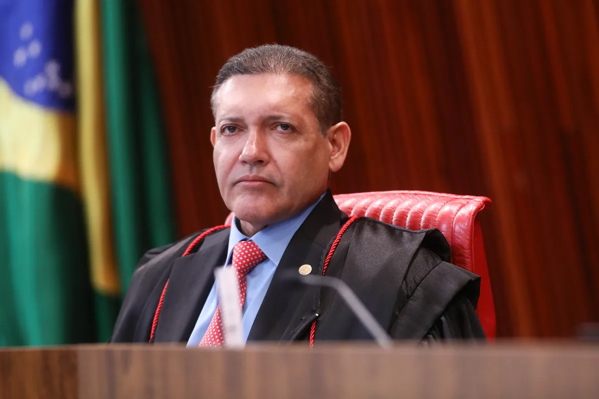 Deputado do PT questiona atuação de Nunes Marques e pede afastamento do TSE