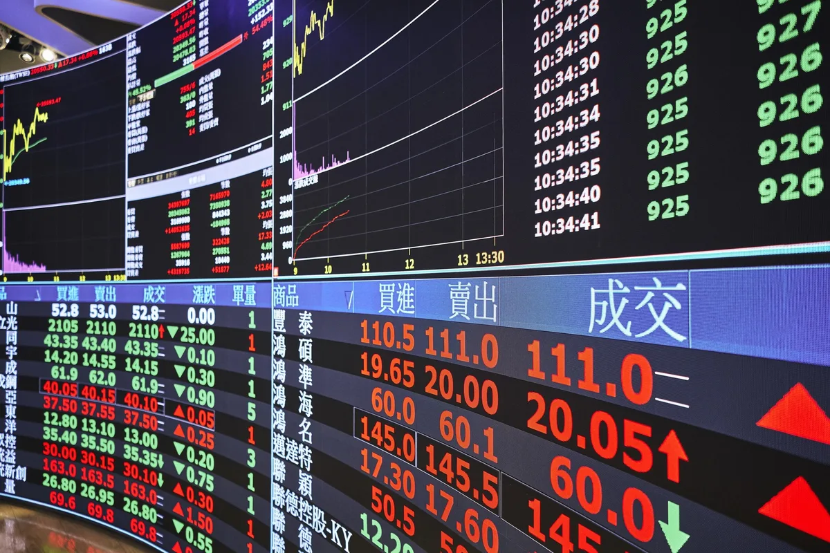 Stock Market LIVE: GIFT Nifty down over 100 points; Asia markets mixed on global bond selloff