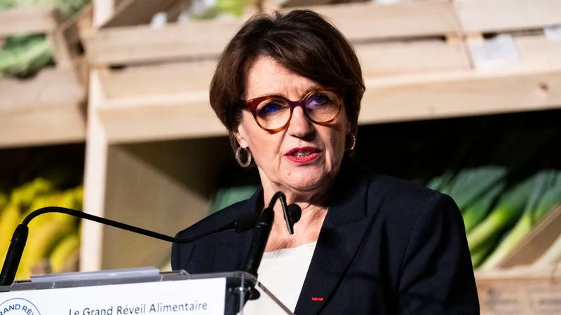 "Toute la France doit être aux côtés des agriculteurs": après la sécheresse et les canicules qui ont causé de lourdes pertes, la ministre de l'Agriculture réclame "un effort de solidarité global"