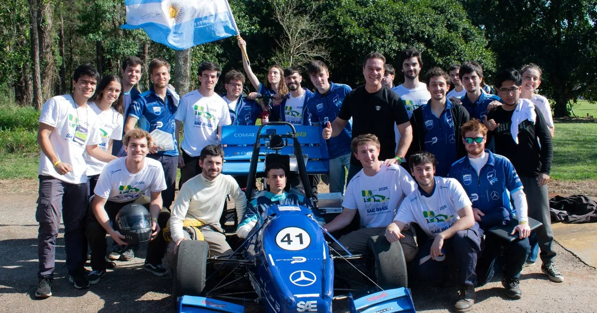 Estudiantes de Ingeniería de la UBA montaron un taller, fabricaron un auto de carreras desde cero y participaron por primera vez de una prestigiosa competencia internacional en Brasil