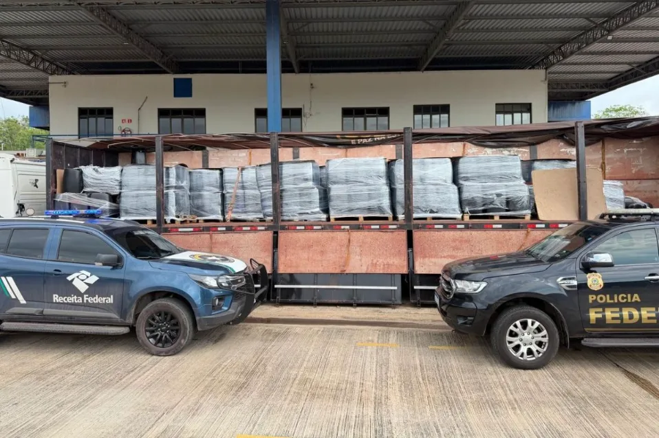 Fiscalização apreende 17 toneladas de produto usado para fazer cocaína