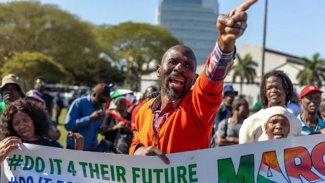 África do Sul pede união regional em cimeira após marcha anti-imigração