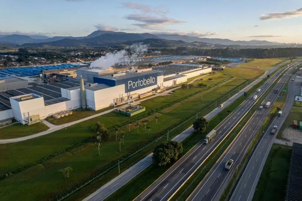 Gigante dos pisos vende fábrica no Nordeste e prepara transição