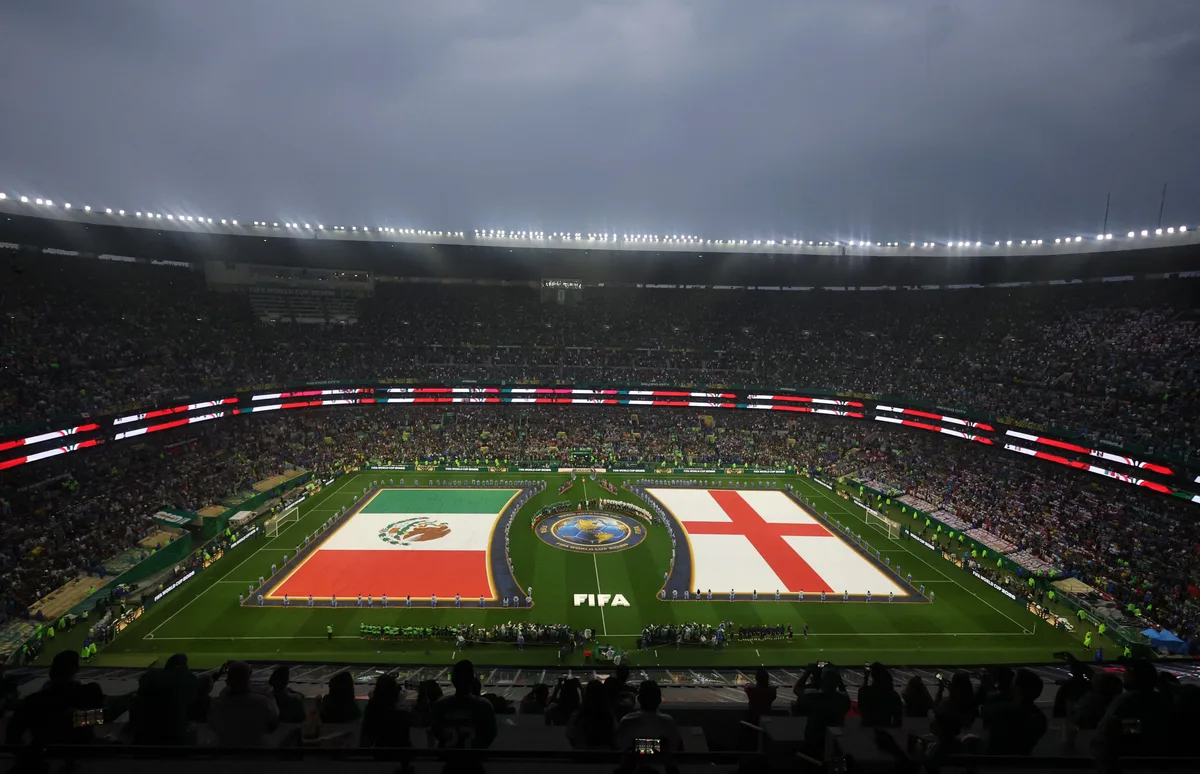 Exjugador inglés compara el estadio Estadio Azteca con un lugar “creado por los dioses del futbol”