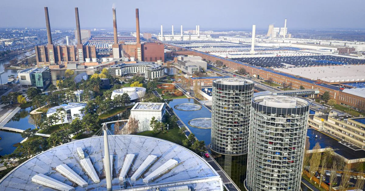 « C’est effrayant qu’un tel symbole vacille » : Volkswagen se réinvente en pleine tempête, entre plan d’économies massif et grand pari sur la voiture électrique