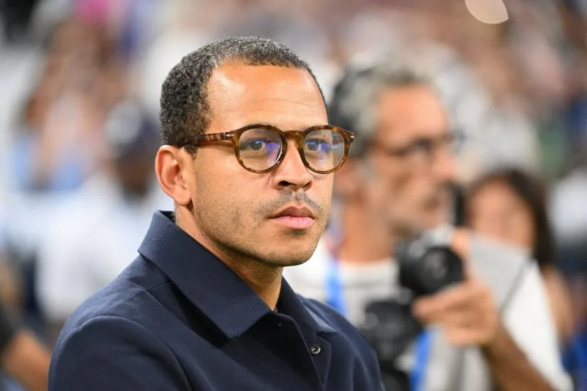 Liam Rosenior, entraîneur du Paris FC, retrouve Strasbourg, où la rancoeur est encore immense à son encontre neuf mois plus tard