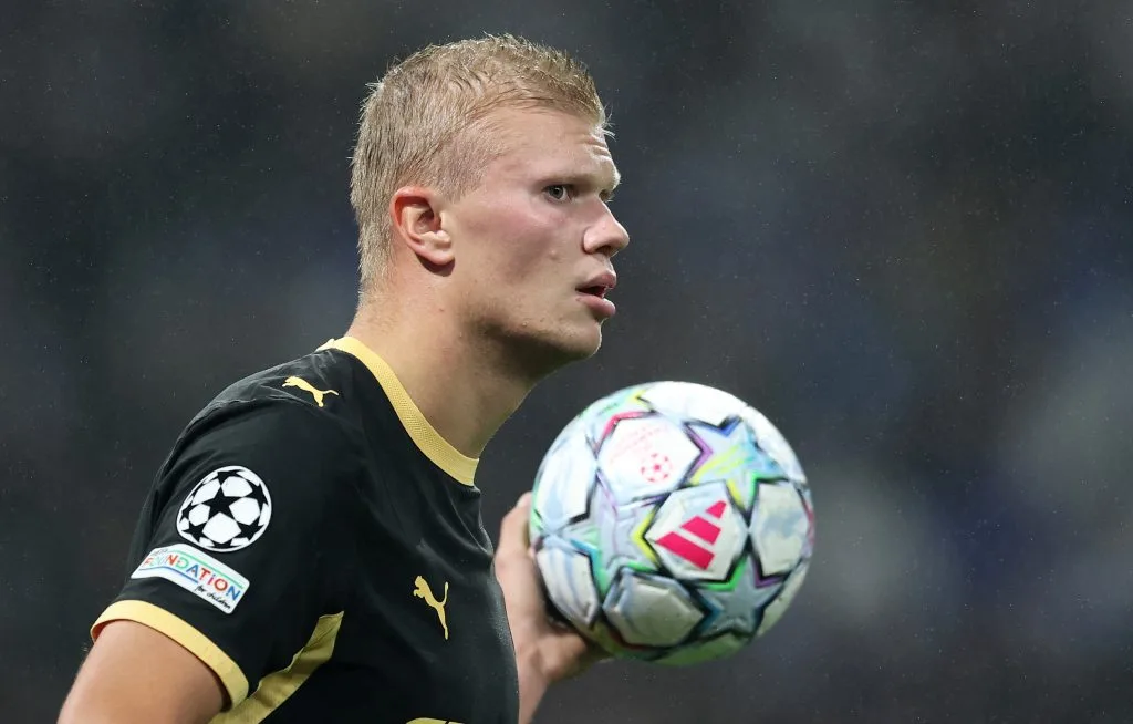 Haaland fica próximo de subir em artilharia histórica do Manchester City; veja números